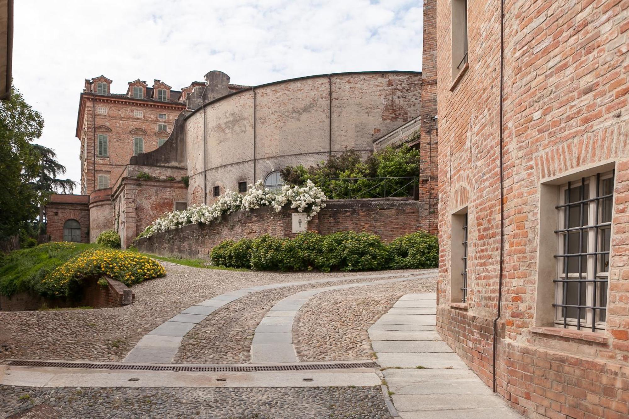 Marchesi Alfieri - Cantine E Ospitalita San Martino Alfieri Екстериор снимка